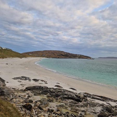 Villa Loch An Eilean Pod Isle Of South Uist Pollachara Exterior foto