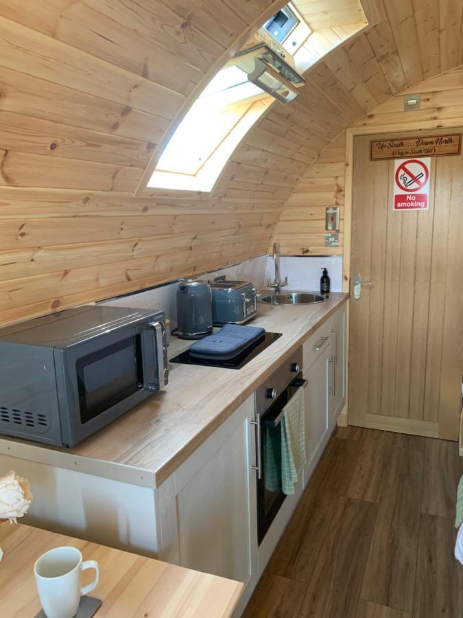 Villa Loch An Eilean Pod Isle Of South Uist Pollachara Exterior foto