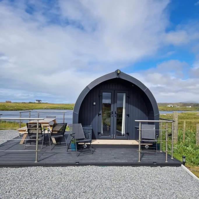 Villa Loch An Eilean Pod Isle Of South Uist Pollachara Exterior foto