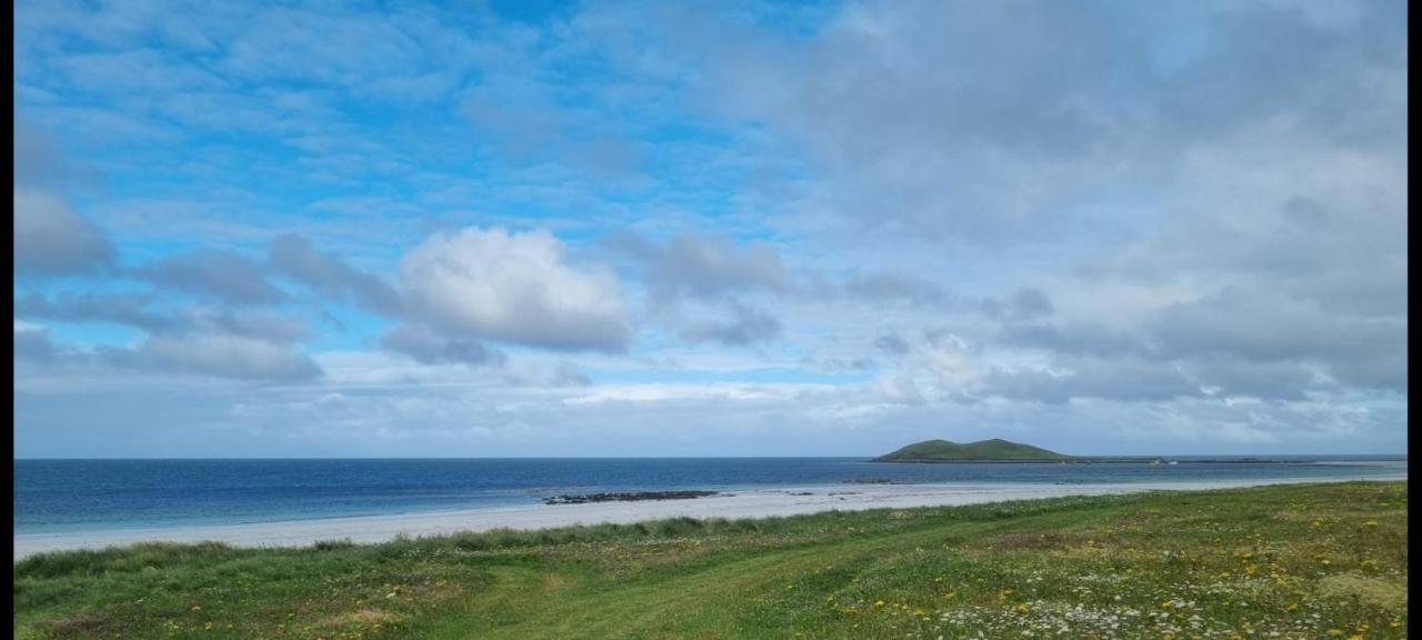 Villa Loch An Eilean Pod Isle Of South Uist Pollachara Exterior foto
