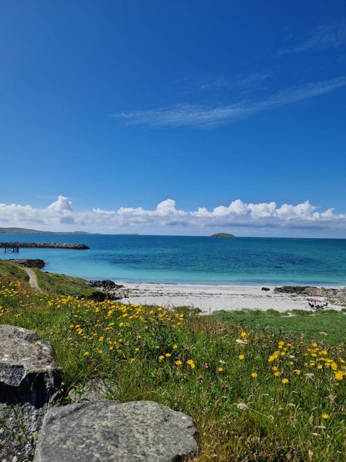 Villa Loch An Eilean Pod Isle Of South Uist Pollachara Exterior foto