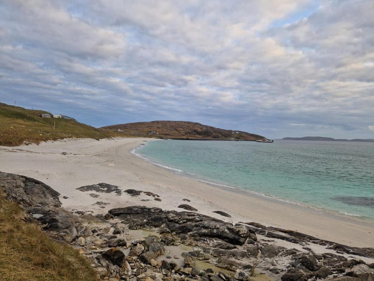 Villa Loch An Eilean Pod Isle Of South Uist Pollachara Exterior foto