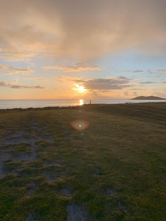 Villa Loch An Eilean Pod Isle Of South Uist Pollachara Exterior foto