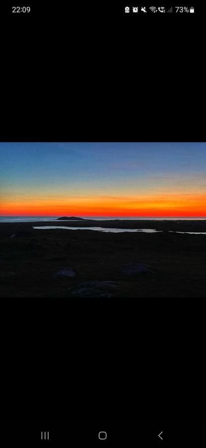 Villa Loch An Eilean Pod Isle Of South Uist Pollachara Exterior foto